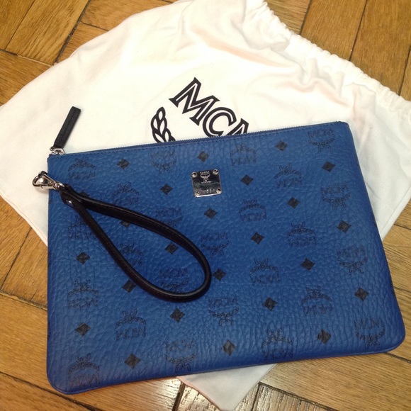 stark wristlet pouch in visetos